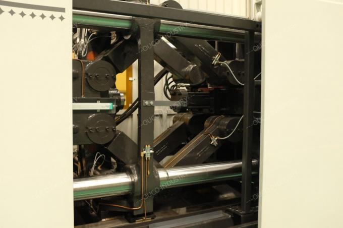 a máquina da modelação por injeção equipmeted com o eixo de manivela de gerencio externo.