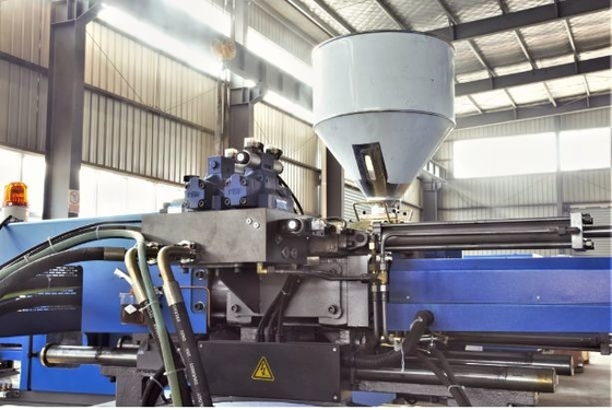 China Top Injection Molding Machine, 1050 Ton Large Bucket Making Machine