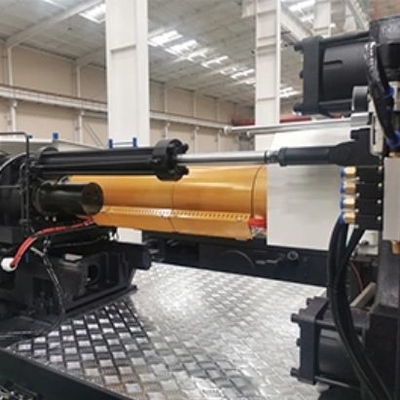 Two Plate 1350T Bucket Injection Molding Machine Automatic Injection Moulding