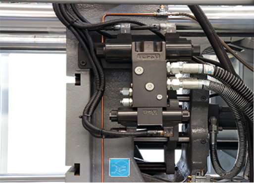 High Efficiency And Energy Saving PET Injection Molding Machine With Larger Power System