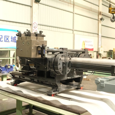 550T Injection Molding Machine With Center-Locking Structure For Manufacturing Fine Flower Pots.